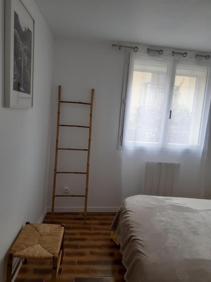 Agreable Maison De Village Avec Terrasse Vinca Dış mekan fotoğraf