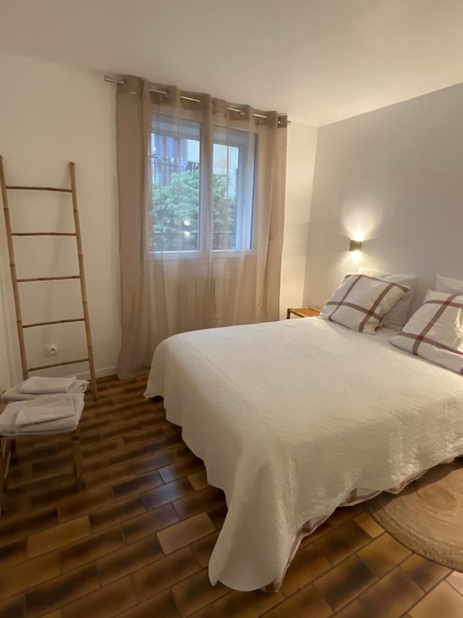 Agreable Maison De Village Avec Terrasse Vinca Dış mekan fotoğraf